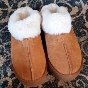 Cozy Tan Suede Slippers with White Fur Lining
